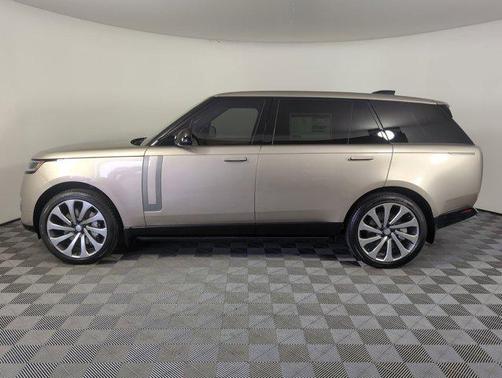 2025 Land Rover Range Rover P530 SE 7 Seat