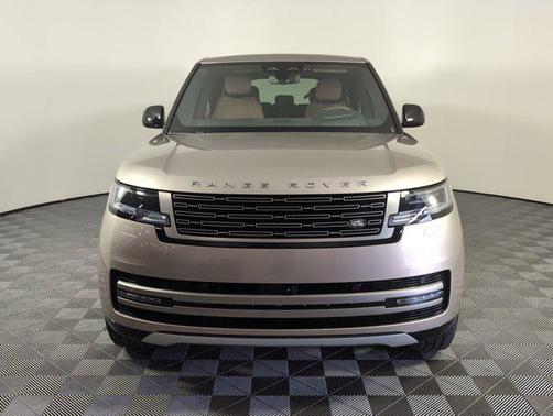 2025 Land Rover Range Rover P530 SE 7 Seat
