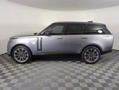 2025 Land Rover Range Rover P400 SE