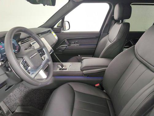 2025 Land Rover Range Rover P400 SE