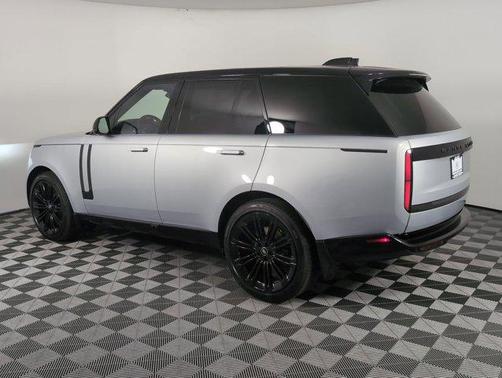 2025 Land Rover Range Rover P400 SE