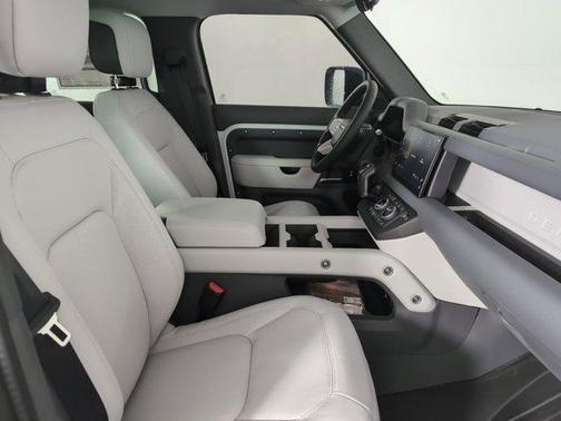 2025 Land Rover Defender 110 P300