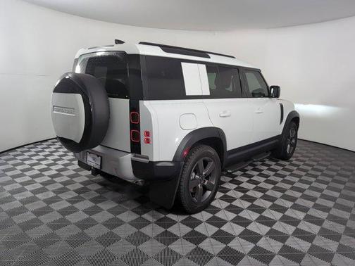 2025 Land Rover Defender 110 P300