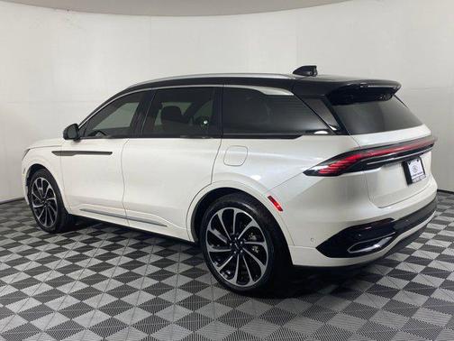 2024 Lincoln Nautilus Black Label