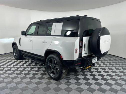 2026 Land Rover Defender P400 X-Dynamic SE