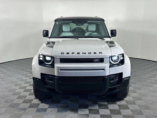 2026 Land Rover Defender P400 X-Dynamic SE