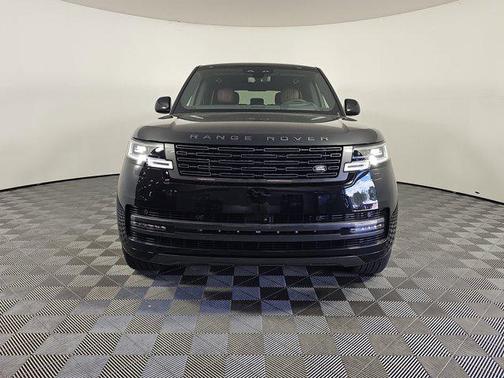 2025 Land Rover Range Rover P530 SE