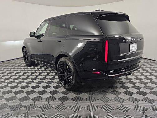 2025 Land Rover Range Rover P530 SE