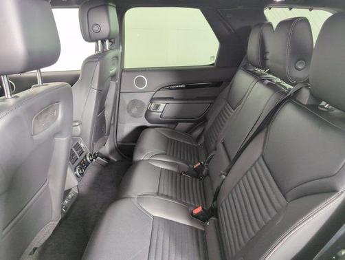 2025 Land Rover Discovery P300 S