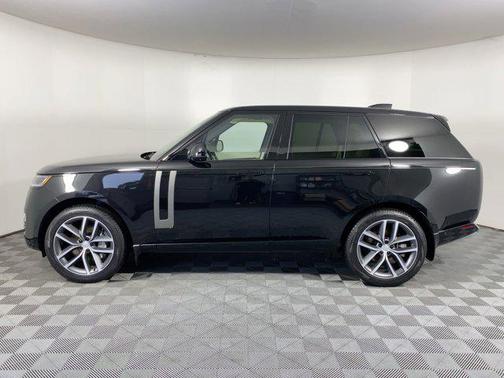 2025 Land Rover Range Rover P530 SE