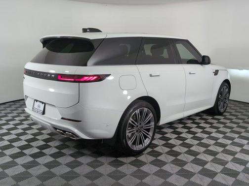 2025 Land Rover Range Rover Sport SE