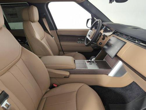2025 Land Rover Range Rover P530 SE