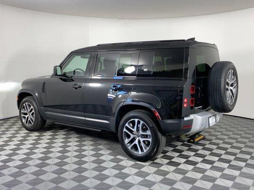 2022 Land Rover Defender 110 SE