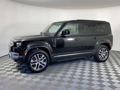 2022 Land Rover Defender 110 SE