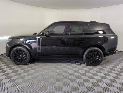 2025 Land Rover Range Rover P550e SE