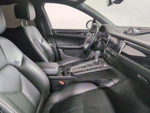 2020 Porsche Macan Base