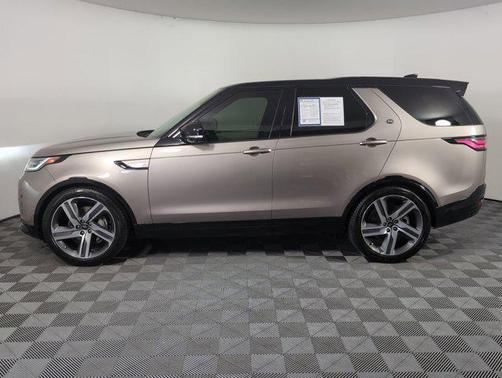 2024 Land Rover Discovery P300 Dynamic SE