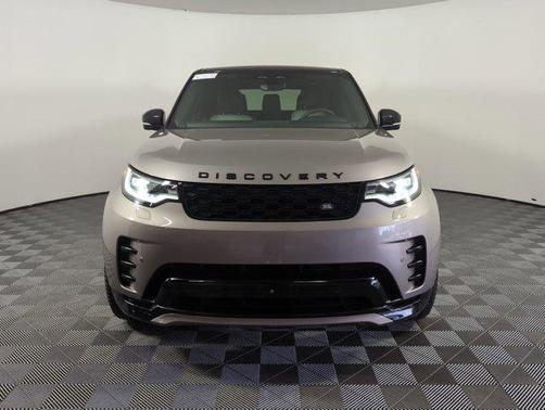 2024 Land Rover Discovery P300 Dynamic SE