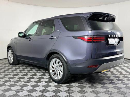 2024 Land Rover Discovery P300 S