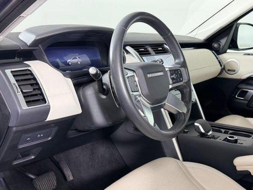 2024 Land Rover Discovery P300 S
