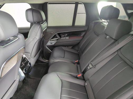 2025 Land Rover Range Rover P530 Autobiography
