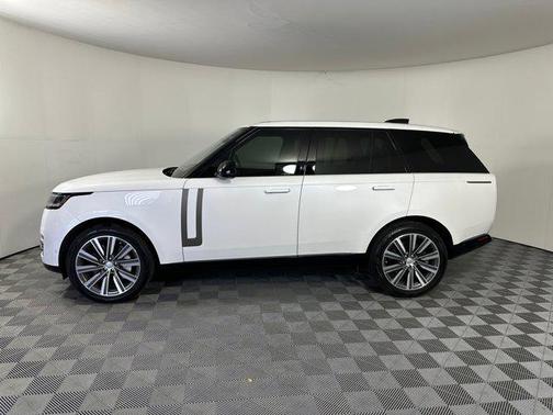 2023 Land Rover Range Rover P530 SE