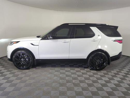 2025 Land Rover Discovery P300 Dynamic SE