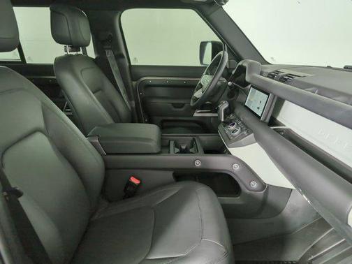 2024 Land Rover Defender 110 P300