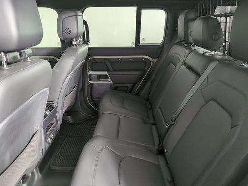 2024 Land Rover Defender 110 P300