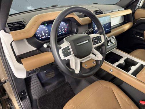 2025 Land Rover Defender 110 P300