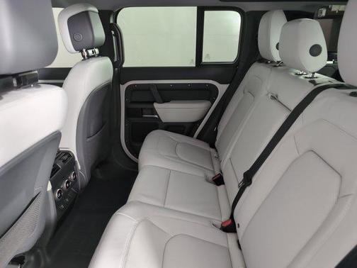 2025 Land Rover Defender 110 P500 X-Dynamic SE