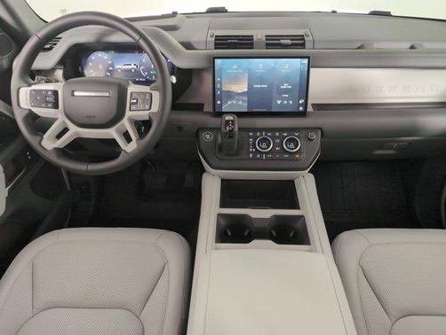2025 Land Rover Defender 110 P400 X-Dynamic SE