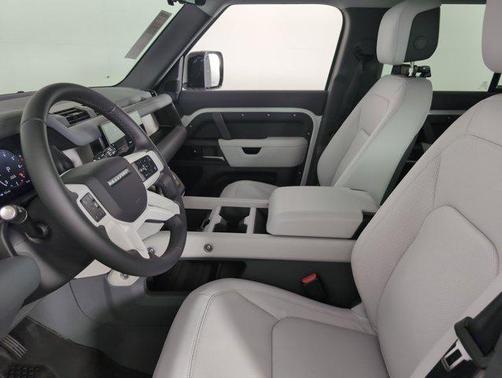 2025 Land Rover Defender 110 P400 X-Dynamic SE