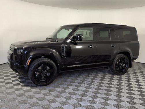 2025 Land Rover Defender 130 P400 X-Dynamic SE