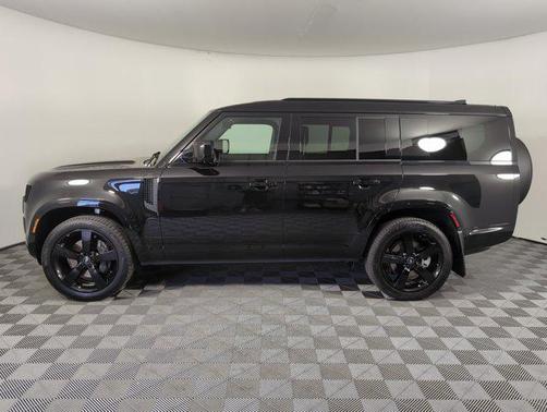 2025 Land Rover Defender 130 P400 X-Dynamic SE