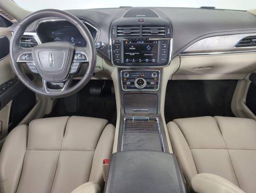 2017 Lincoln Continental Premiere