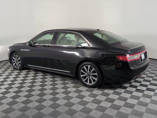 2017 Lincoln Continental Premiere
