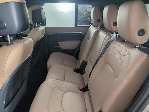 2025 Land Rover Defender 130 P300 S
