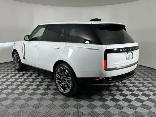 2026 Land Rover Range Rover P400 SE