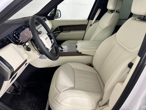 2026 Land Rover Range Rover P400 SE