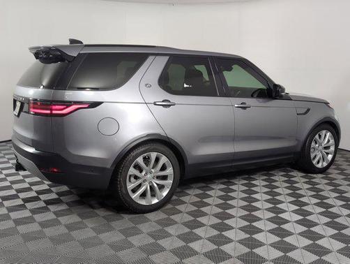 2024 Land Rover Discovery P300 S