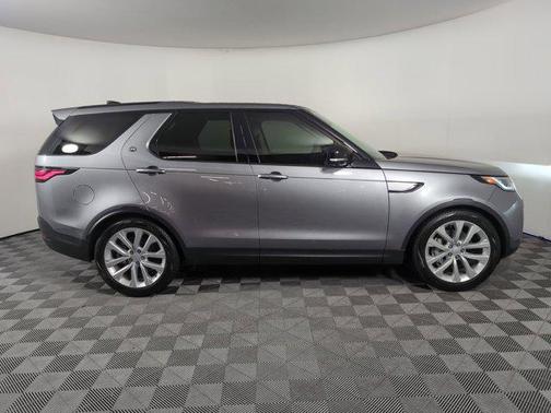 2024 Land Rover Discovery P300 S