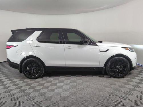 2025 Land Rover Discovery P360 Dynamic SE