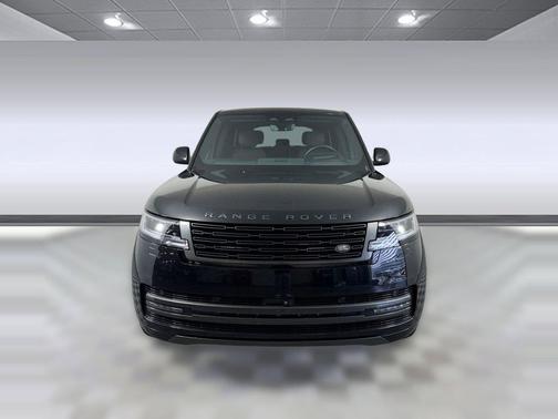 Black 2023 Land Rover Range Rover P400 SE