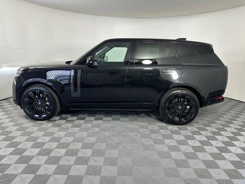 2025 Land Rover Range Rover P400 SE