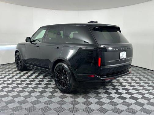 2025 Land Rover Range Rover P400 SE