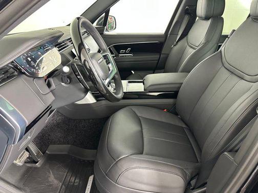 2025 Land Rover Range Rover P400 SE