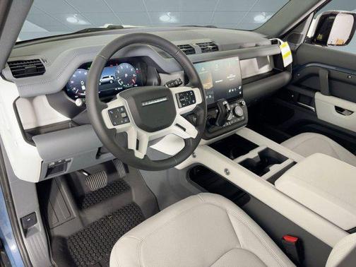 2026 Land Rover Defender P400 X-Dynamic SE