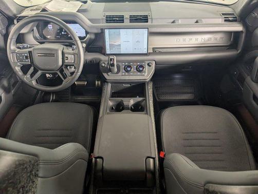 2025 Land Rover Defender P635 OCTA