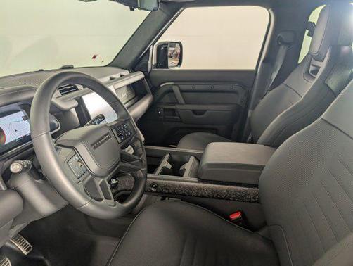 2025 Land Rover Defender P635 OCTA